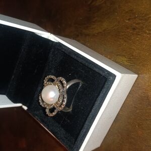 Elegant Silver Pearl Ring